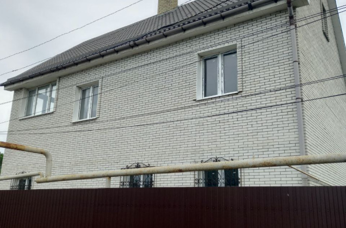 ✅ПРОДАЖА ДОМА В МАКЕЕВКЕ✅ - НЕДОСТРОЙ - Месторасположение - Макеевка , дом находится в районе остановки "Школа" рядом больница № 7 - Площадь дома - 200 м2 ❗ЗЕМЛЯ ПРИВАТИЗИРОВАНА❗ - Общее описание : Все коммуникации возле дома и в доме поменяны , внутри почти всё обшито гипсокартоном , крыша металло - черепица ( Норвегия ) Двухуровневый котёл ( Франция ) - В доме живой камин и газ - Всё что сделано , переделывать не придётся 🙂 - Цена 6.500.000 А.Н "КАСКАД" + 7 949 561 49 83