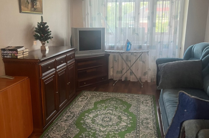 Продажа квартиры в Ворошиловском районе Проспект Освобождения Донбасса 2 а Комнат -3 Этаж 3/5 Предпочтение семье, можно с животными, возможно порядочному мужчине Цена 30 000 + коммунальные, услуги АН По всем вопросам звоните +79493594330, + 7 949 561 49 83