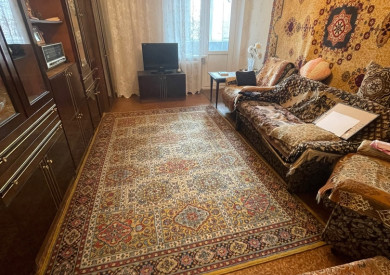 ✅ПРОДАЖА КВАРТИРЫ✅ - Продажа двухкомнатной квартиры - Месторасположение г.Харцызск , улица Клары Цеткин , дом 21 - Этаж 6 - Этажность 9 - В квартире остаётся вся мебель , хороший холодильник , новый кондиционер , нагревательный бак , стиральная машина , пластиковые окна , большой балкон длинною в две комнаты , устанавливают новый лифт , квартира ухоженная ✨ - Рядом остановка , рынок , магазины Вектор и Сельпо 💫 - Документы почти готовы Цена 2.300.000 А.Н "КАСКАД" +7 949 561 49 83